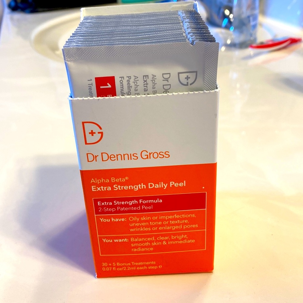 Dr Dennis Gross alpha beta pads new. I used one of the 35 pack. Intense Formula